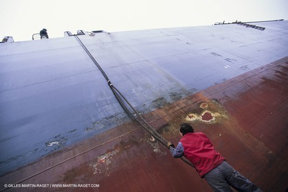 Monde maritime, opérations porturaires, ports, manoeuvres, marine world, harbour operations, maritime shipping,