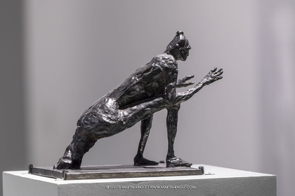 30 10 2023, Montpellier (FRA), oeuvre de Germaine Richier, Exposition Centre Pompidou - Musée Fabre 2023, La Sauterelle, grande, 1955-1956, Bronze patiné foncé, épreuve d'exposition, Fondeur : Susse, Paris, 137 x 99 x 176 cm, Collection particulière