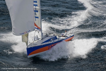 06-26-2007 - FIGARO II - THEOLIA - Skipper : Robert Nagy - Training off Marseille (south France) with strong wind conditions