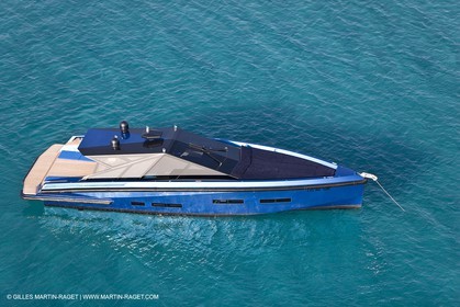 14 10 2008 - Cannes (FRA, 06) - SUper yachts - motoryachts - Wally yachts - Wallypower 64