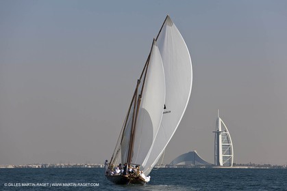20 11 2010 - Dubai (UAE) - Dubai Louis Vuitton Trophy - Traditionnal dhow races for competing teams