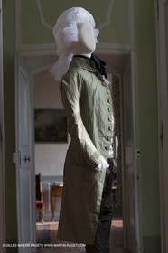 31 10 2013 - Ansouis (FRA,84) - Chateau d'Ansouis - Costumes de l'exposition Habits d'hommes