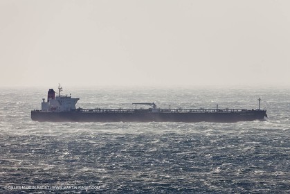 25 10 2010 - Marseille (FRA,13) - Navires au mouillage en raison d'un grève du personnel portuaire