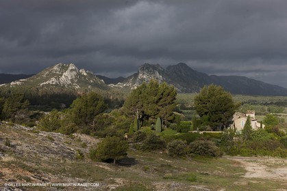 29 04 2012 - Eygalières (FRA, 13) - Chaîne des Alpilles vers Eygalières