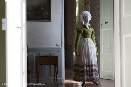 31 10 2013 - Ansouis (FRA,84) - Ansouis castle - Costumes of the exhibit Men costumes