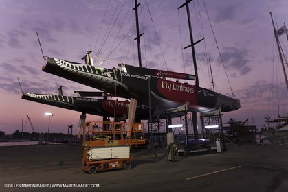 14 11 2010 - Dubai (UAE) - Dubai Louis Vuitton Trophy -  BMW ORACLE Racing - Race Day 1 - Mascalzone Team NZ incident