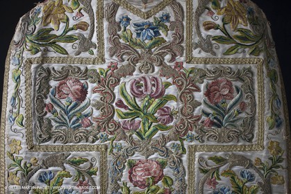 04 02 2013 - Marseille(FRA,13), Notre Dame de la Garde, Vêtements liturgiques