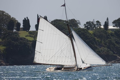 23 01 2009 - Auckland (NZL) - Louis Vuitton Pacific Series - BMW ORACLE Racing - Tuning up onboard Emirates Team New Zealand yacht