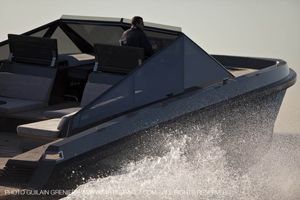 11 11 2009 - Saint Jean Cap Ferrat (FRA,06) Wally Yachts - Wallypower 55