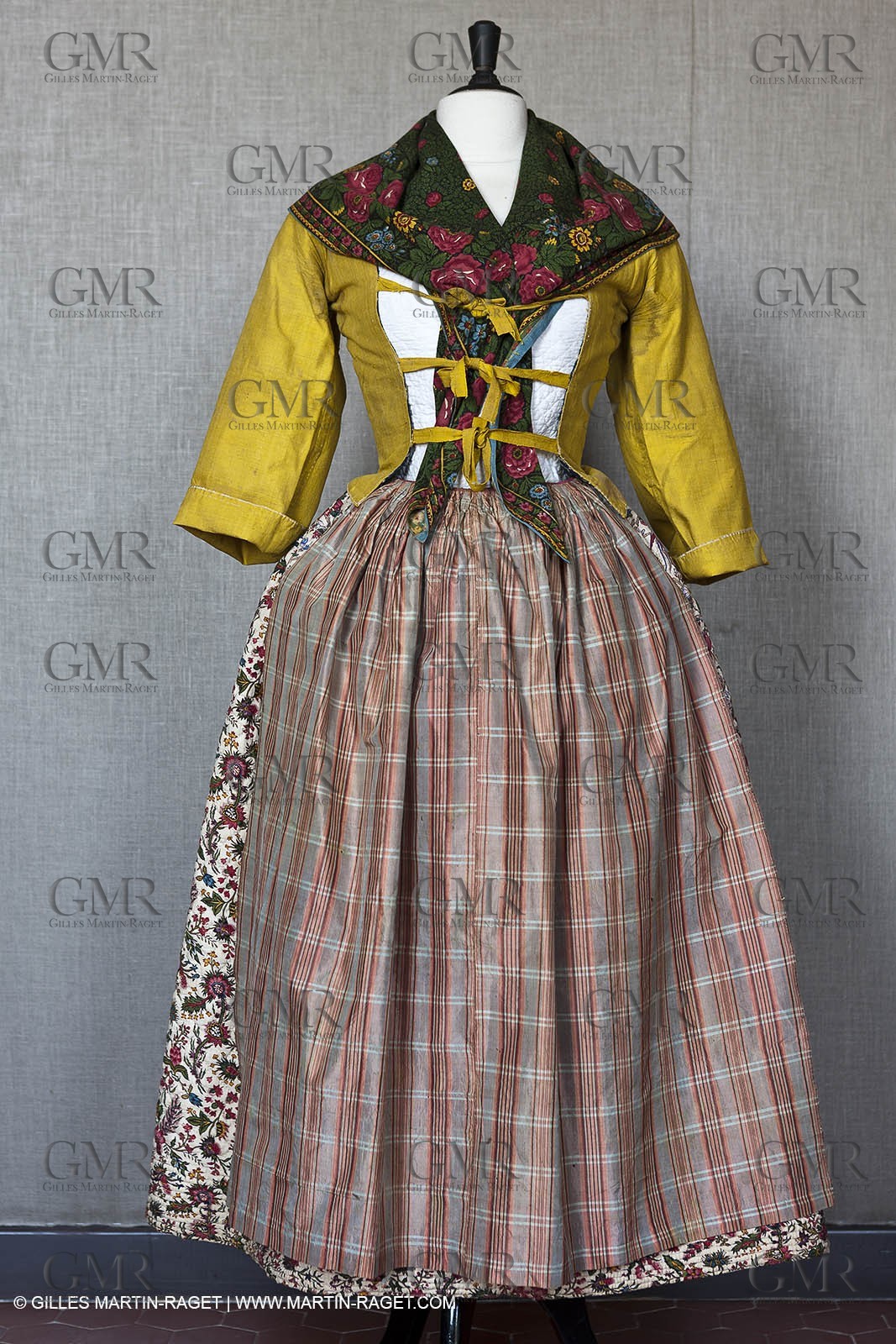 30 06 2011 - Toulon (FRA,83) - Villa Rosemaine - Indiennes sublimes exhibition