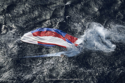 Yacht racing, Breakages, accidents, Torn Sails