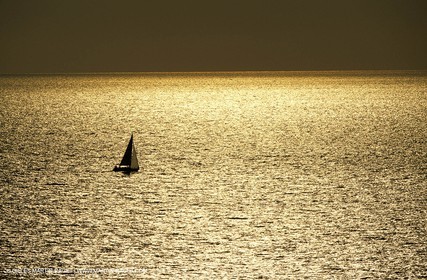 Crusing monohull sailing