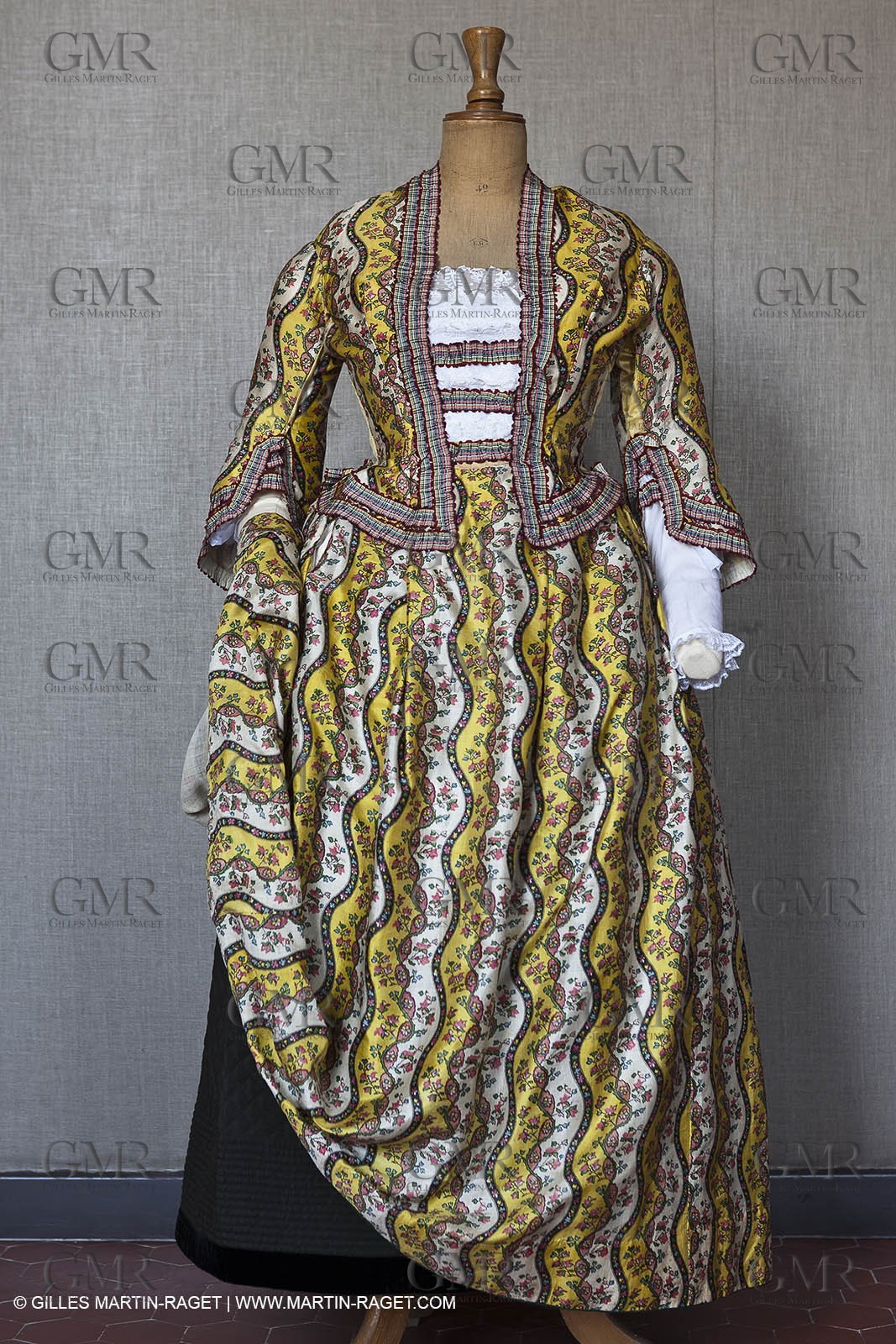 30 06 2011 - Toulon (FRA,83) - Villa Rosemaine - Indiennes sublimes exhibition