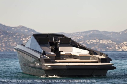 11 11 2009 - Saint Jean Cap Ferrat (FRA,06) Wally Yachts - Wallypower 55