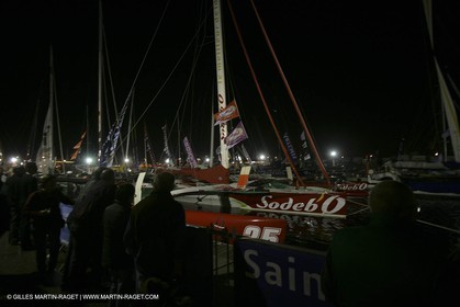 27 10 2006 - Saint Malo (FRA) - Route du Rhum 2006 - Dock ambiances
