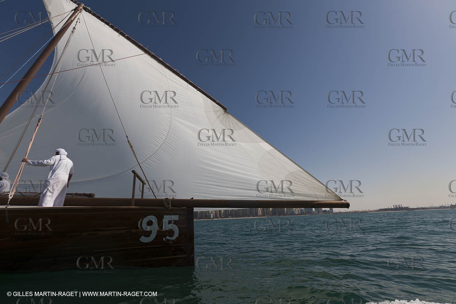 20 11 2010 - Dubai (UAE) - Dubai Louis Vuitton Trophy - Traditionnal dhow races for competing teams