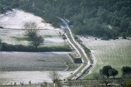 France, Provence, Neige en hiver   Snow in Provence