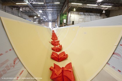 11 07 2009 - Anacortes (USA,CA) -33rd America's Cup - BMW ORACLE Racing - Wing construction at Core Builders