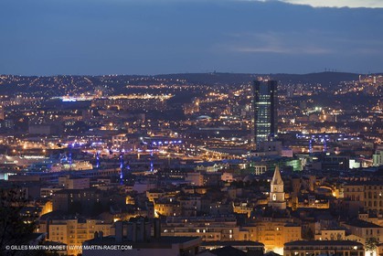 05 06 2012 - Marseille (FRA,13) - quartiers nord, au prmier plan le quartier du Panier
