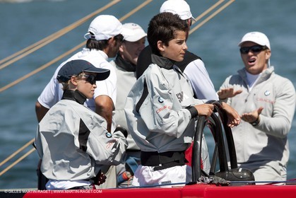 23 01 2009 - Auckland (NZL) - Louis Vuitton Pacific Series - BMW ORACLE Racing - Tuning up onboard Emirates Team New Zealand yacht