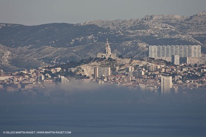 30 06 2011 - Marseille (FRA,13) - local Fog called la nèble