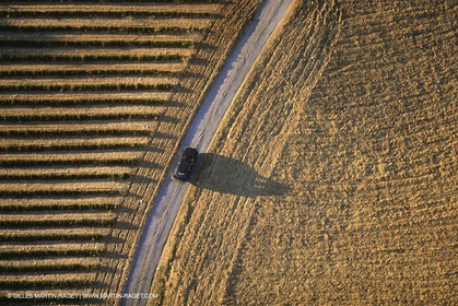 Landscapes and villages of Luberon national Park (FRA,04)