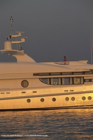 Super Motoryachts, Thunder B