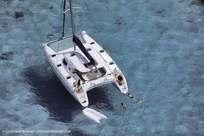 Multicoque au mouillage