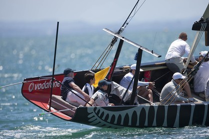 23 01 2009 - Auckland (NZL) -  Louis Vuitton Pacific Series - BMW ORACLE Racing-Tuning up onboard Emirates Team New Zealand yacht