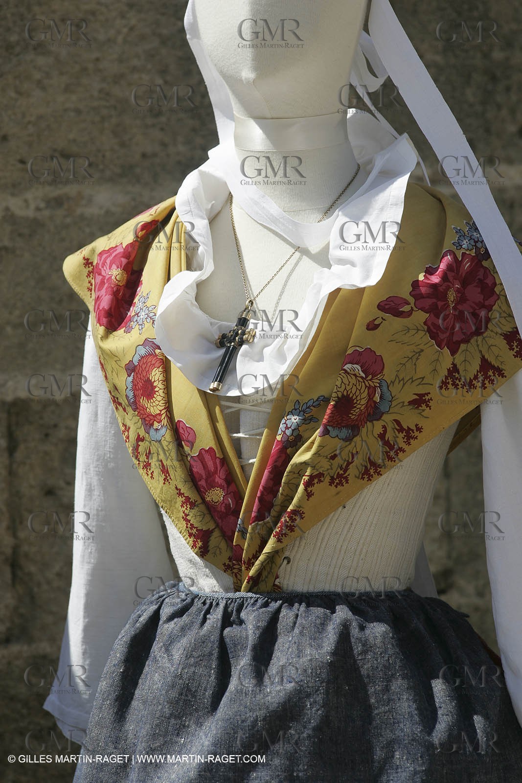 May 2004 - La Tour d'Aigues (FRA, 84) - Old costumes for women of the South exhibition