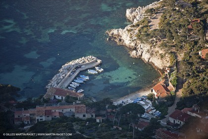 04 04 2009 - Marseille (FRA, 13) - Les Calanques - Calanque de Sormiou vue depuis le Baou Rond