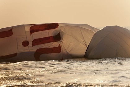 22 11 2010 - Dubai (UAE) - Dubai Louis Vuitton Trophy -  Round 2 - BMW ORACLE Racing Vs Emirates Team New Zealand