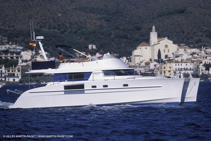 Motor boat running
