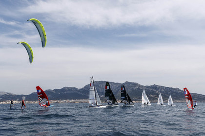 15 04 2024, Marseille (FRA), présentation des sélectionnés olympiques français en voile pour les Jeux Olympiques de Paris 2024.  Alex Mazella (Kite hommes - Formula Kite); Laurianne Nolot (Kite femmes - Formula Kite); Nicolas Goyard (Planche à voile hommes - iQFoil); Hélène Noesmoen (Planche à voile femmes- iQFoil); Camille Lecointre-Jeremie Mion (dériveur double mixte - 470); Louise Cervera (Dériveur femmes - ILCA 6); Jean-Baptiste Bernaz (Dériveur hommes - ILCA 7); Tim Mourniac - Lou Berthomieu (Multicoque mixte - Nacra 17); Clément Péquin - Erwan Fischer (Skiff hommes - 49er); Sarah Steyaert-Charline Picon (Skiff femmes - 49er FX).