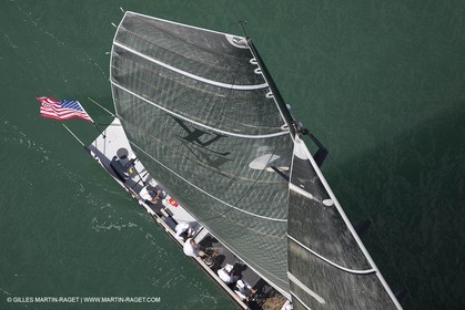 29 01 2009 - Auckland (NZL) - Louis Vuitton Pacific Series - BMW ORACLE Racing - Training