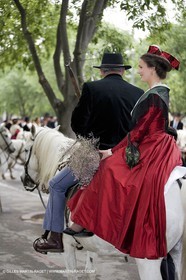 Arlésiennes en costume - Fête des Gardians - Arles