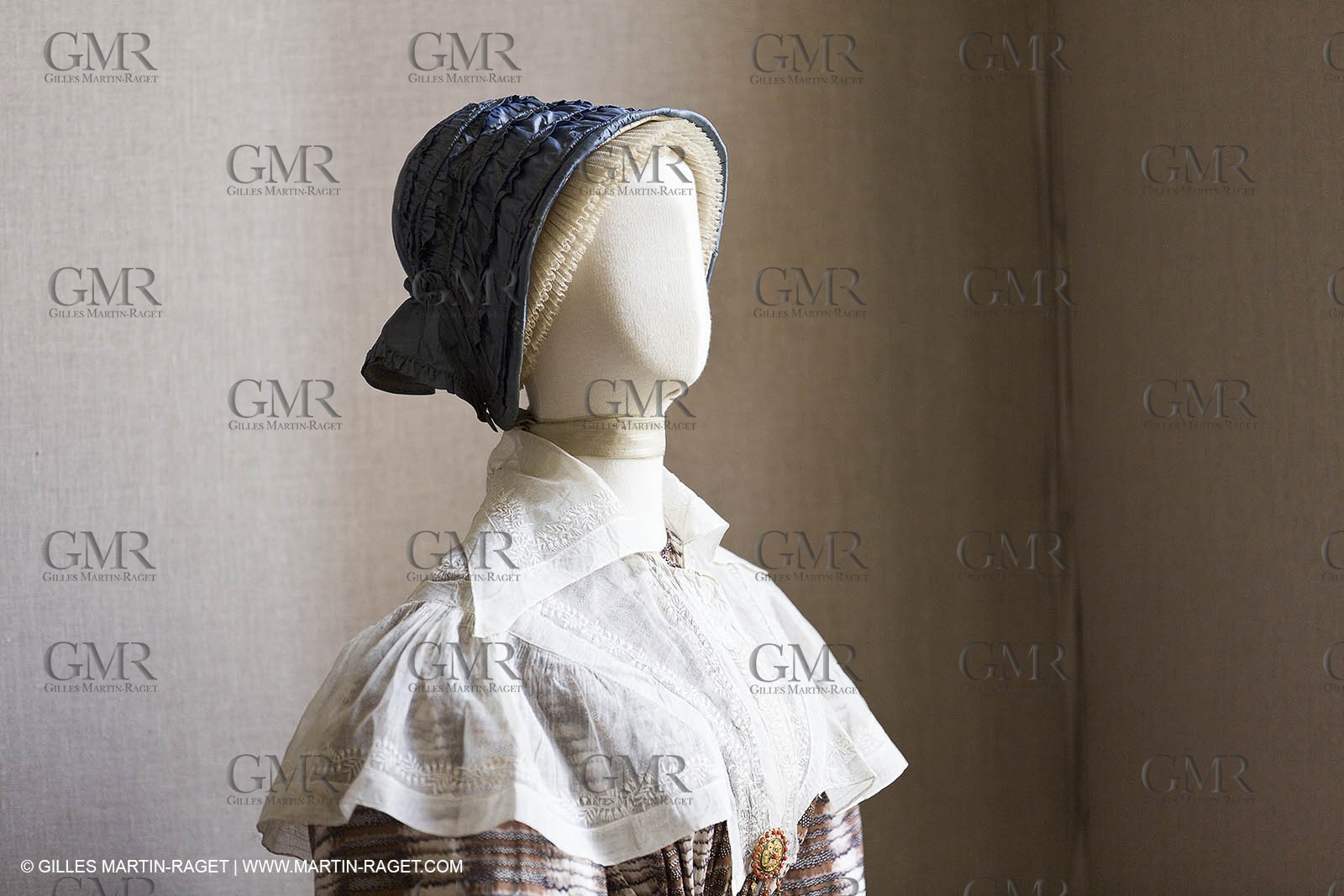 06 07 2012, Toulon (FRA,83), Villa Rozemaine, exhibition 'Fashion Dresses