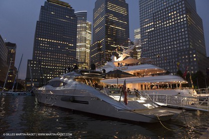 05 07 2012 - New York (USA) - Ocean Krys Race - Speed runs in fornt of NY city