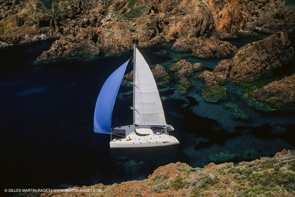 Sailing, cruising, multihull under sail