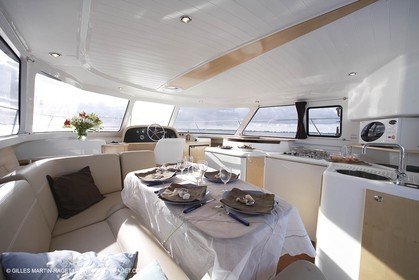 23 07 07 - La Rochelle - Chantier Fountaine Pajot - Highland