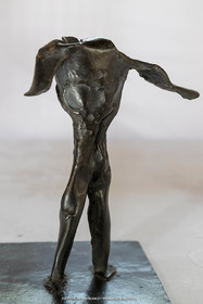 11 02 2020, St Rémy de Provence, (FRA,13), Oeuvre de Germaine Richier, Guerrier n° 11 1956, Bronze patiné foncé, épreuve d'exposition, Fondeur : L. Thinot, Paris, 26,5 x 24 x 29,5 cm, Collection Famille Germaine Richier