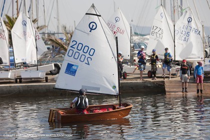 24 05 2010 - Hyères (FRA,83) - Optimist en bois