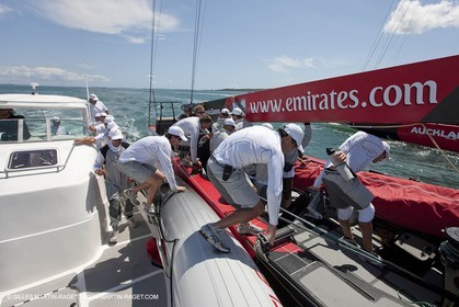 23 01 2009 - Auckland (NZL) - Louis Vuitton Pacific Series - BMW ORACLE Racing - Tuning up onboard Emirates Team New Zealand yacht