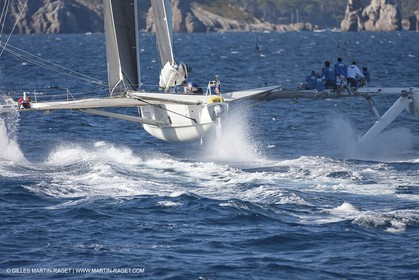 05 09 2009 - Hyères (FRA, 83) Hydroptère beat the overal sailing speed record with a run at 51,36 knts ( subjet to ratification by WSSRC)