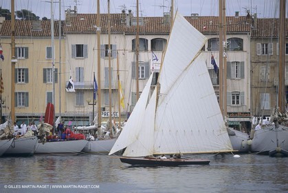 Petits yachts classiques, small classic yachts
