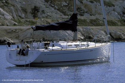 Monocoque de croisiere au mouillage