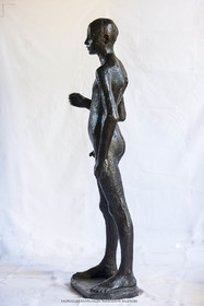06 03 2016, Saint-Etienne du Grès (FRA,13), Oeuvre de Germaine Richier, Loretto I 1934, Bronze patiné foncé, Numéroté 4 6, fondeur Susse, Paris, 160 x 52 x 35 cm, Collection particulière