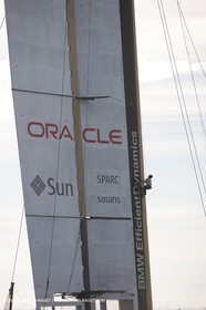 19 01 2010 - Valencia (ESP) - 33rd America's Cup - BMW ORACLE Racing - Boat preparation