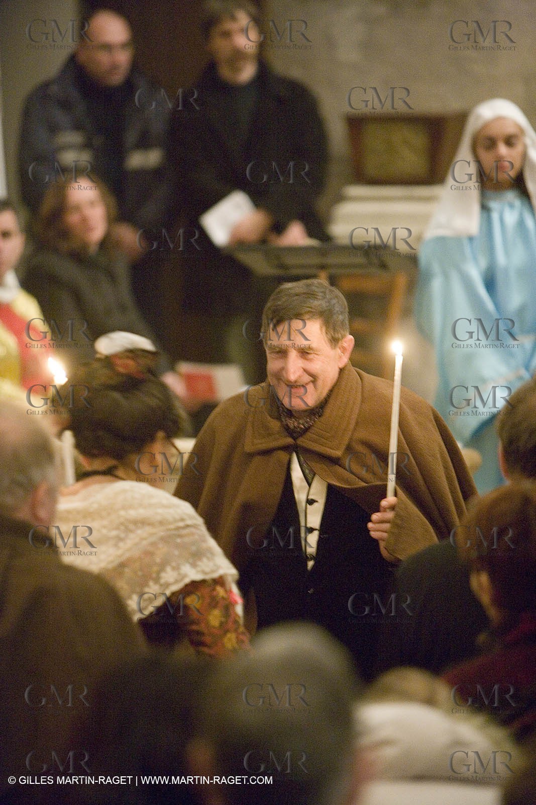 24 12 2006 - Les Baux de Provence - Christmas eve - Midnight mass with vivid crib and traditional procession in Saint Vincent Church.