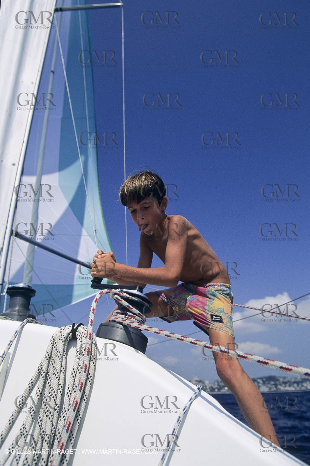 Sailing, cruising, children onboard